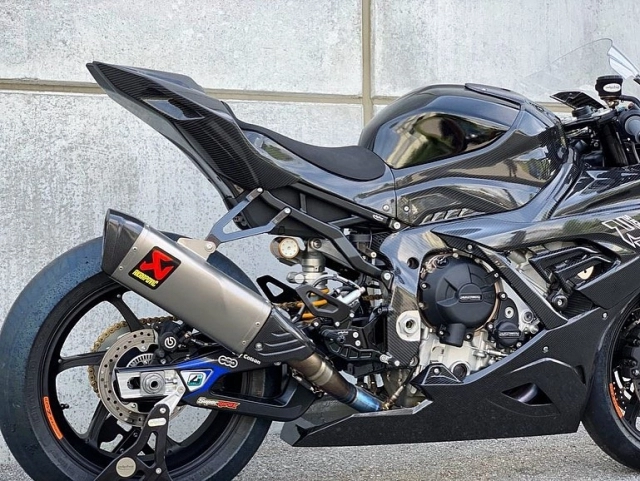 Bmw s1000rr 2019 độ siêu đỉnh với cấu hình full carbon