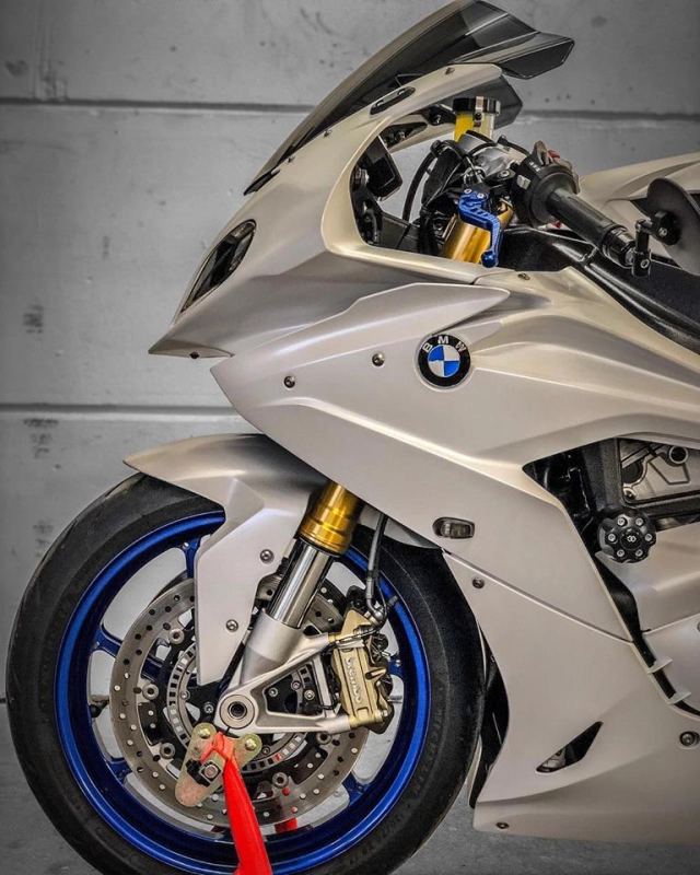 Bmw s1000rr cá mập trắng tinh khôi đẹp xuất sắc