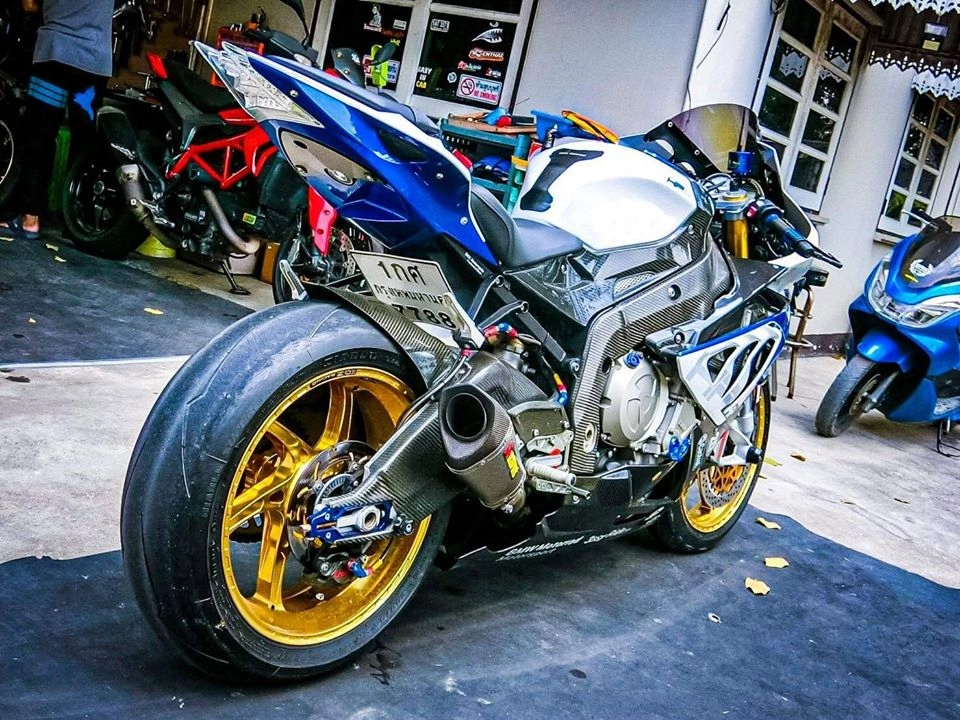 Bmw s1000rr độ ấn tượng với phong cách hp4