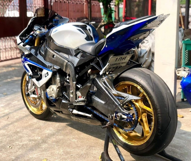 Bmw s1000rr độ ấn tượng với phong cách hp4