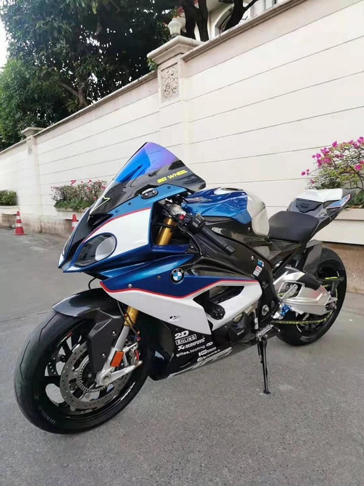 Bmw s1000rr độ bóng bẩy trong diện mạo full đồ chơi