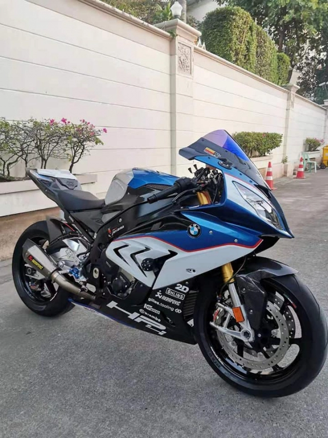 Bmw s1000rr độ bóng bẩy trong diện mạo full đồ chơi