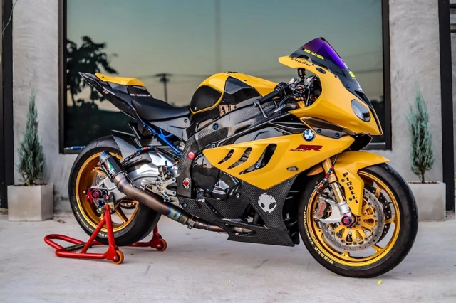 Bmw s1000rr độ - cậu bé vàng trong làng xe độ