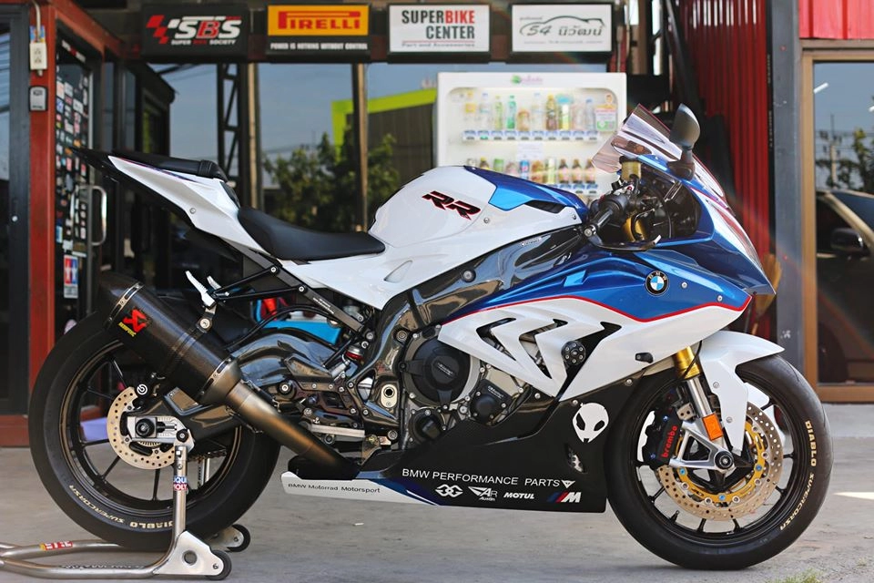 Bmw s1000rr độ chất chơi với dàn trang bị hiệu năng cao