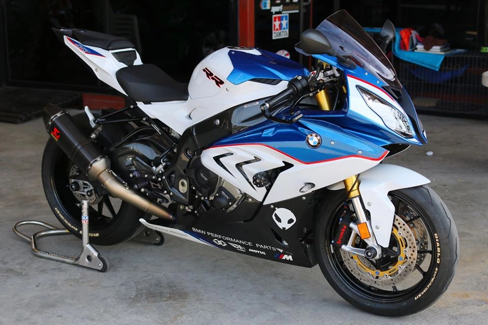 Bmw s1000rr độ chất chơi với dàn trang bị hiệu năng cao