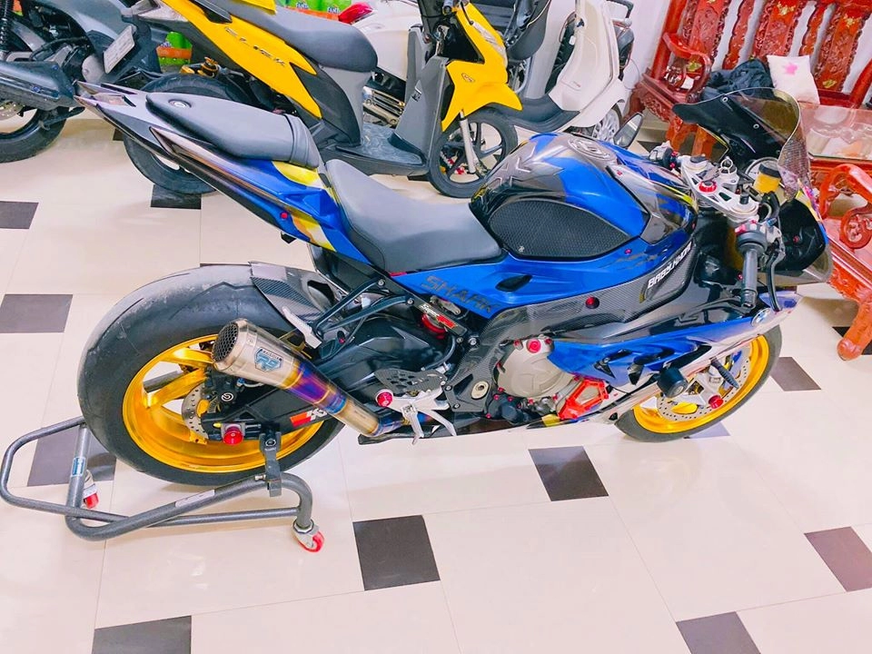 Bmw s1000rr độ cực đỉnh theo chuẩn cá mập trên đất việt