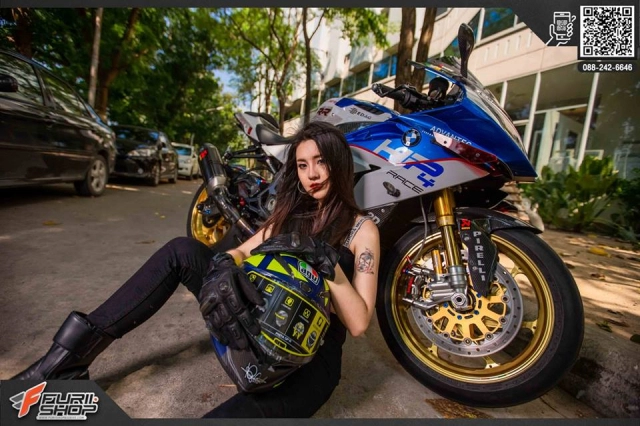 Bmw s1000rr đọ dáng cùng nữ biker thái làm điêu đứng tín đồ mê xe độ