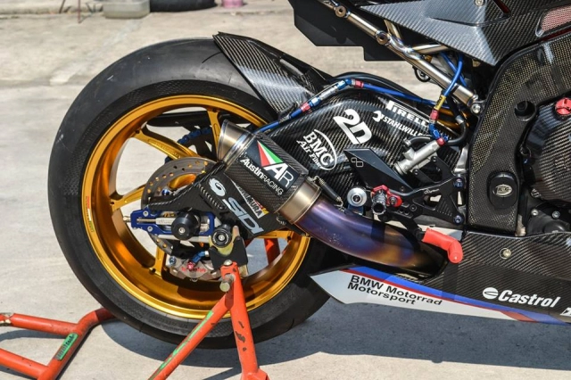 Bmw s1000rr độ đầy gợi cảm với body full carbon