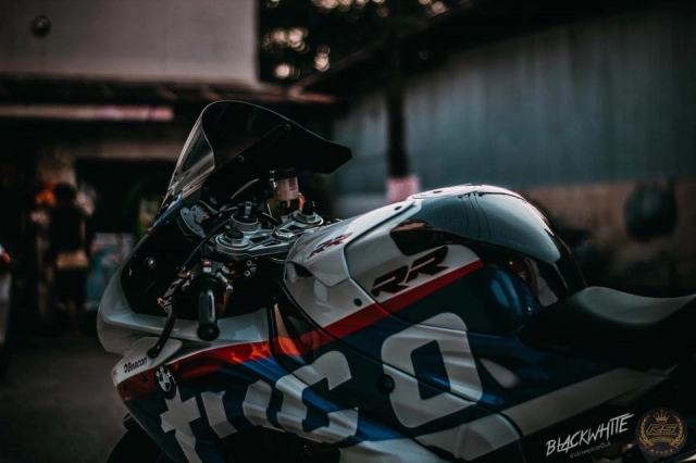 Bmw s1000rr độ đẹp miên man với phong cách tem đấu tyco racing