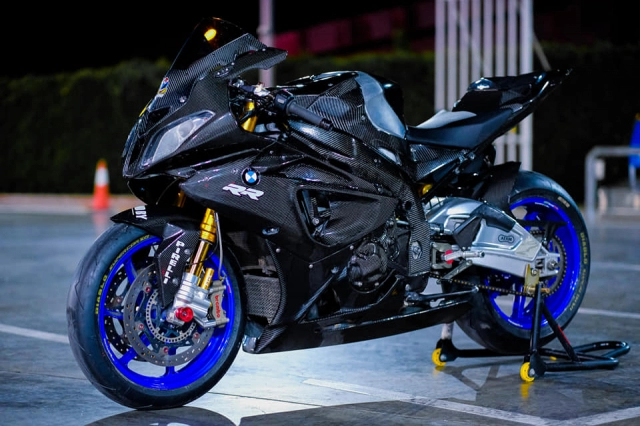 Bmw s1000rr độ hung bạo trong diện mạo u tối