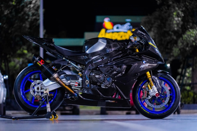 Bmw s1000rr độ hung bạo trong diện mạo u tối