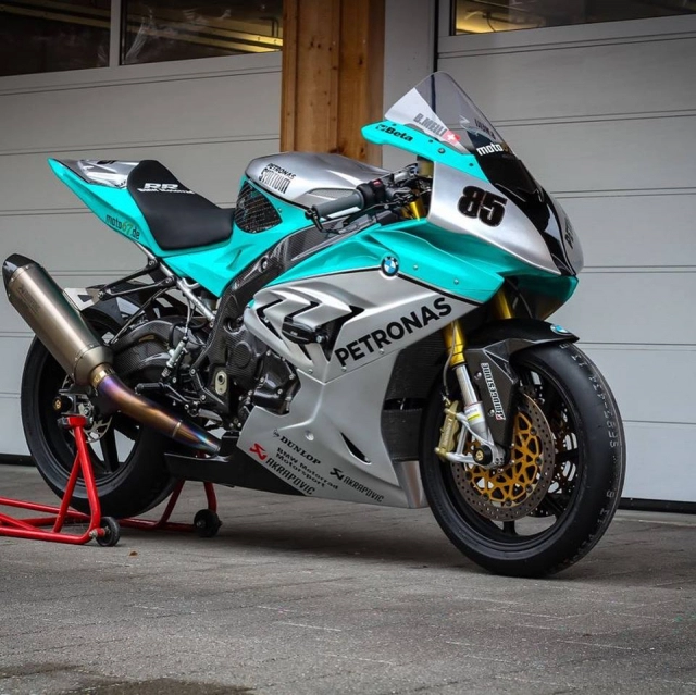 Bmw s1000rr độ phong cách racing thu hút tín đồ mê tốc độ