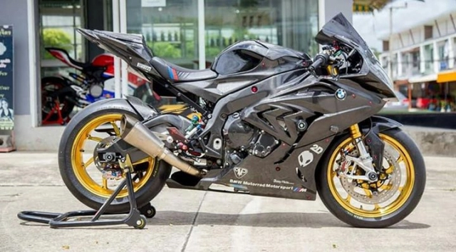 Bmw s1000rr độ quyến rũ người xem với dàn áo full carbon