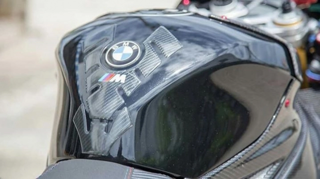 Bmw s1000rr độ quyến rũ người xem với dàn áo full carbon