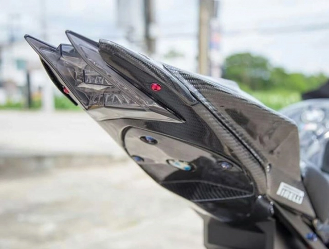 Bmw s1000rr độ quyến rũ người xem với dàn áo full carbon