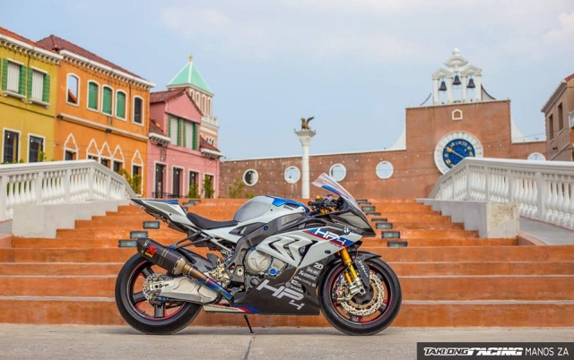 Bmw s1000rr độ siêu khủng với phong cách hp4 race đón giáng sinh cùng người em bmw c650