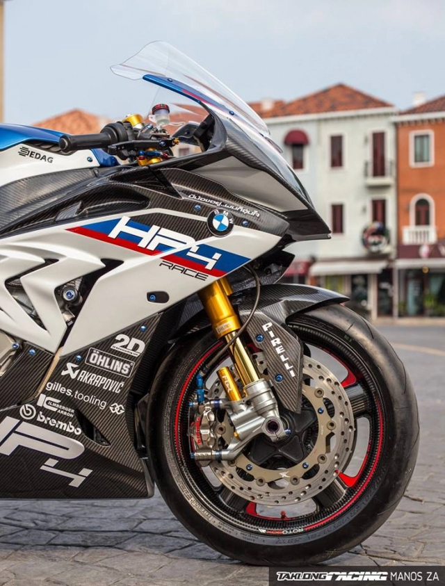 Bmw s1000rr độ siêu khủng với phong cách hp4 race đón giáng sinh cùng người em bmw c650