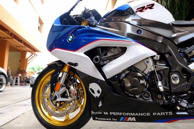 Bmw s1000rr độ tận răng với gói phụ kiện đắt tiền