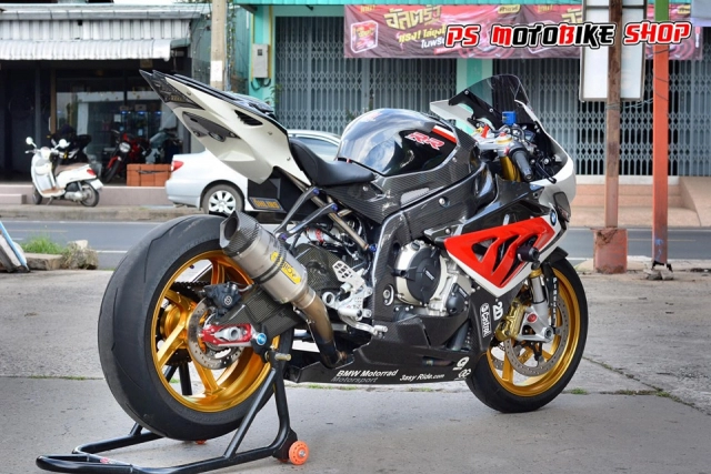 Bmw s1000rr độ - vẻ đẹp huy hoàng của cá mập đời đầu