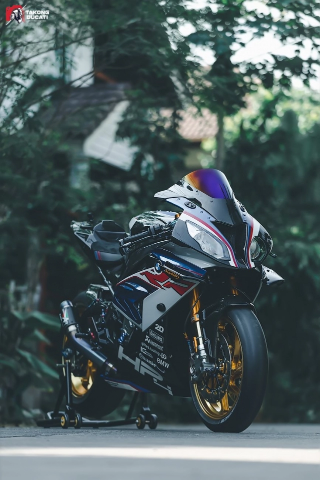 Bmw s1000rr đón xuân với bộ cánh gió độc đáo