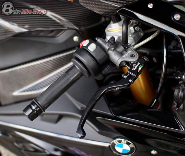 Bmw s1000rr nổi bật với phong màu cách titanium