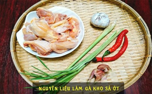 Cách làm gà kho sả ớt đậm đà theo kiểu bắc - trung - nam cực hao cơm