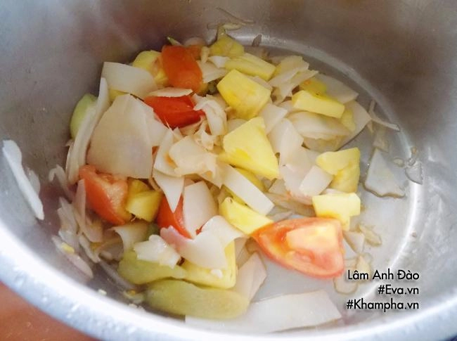 Cách nấu canh chua cá hồi thơm ngon đến giọt cuối cùng