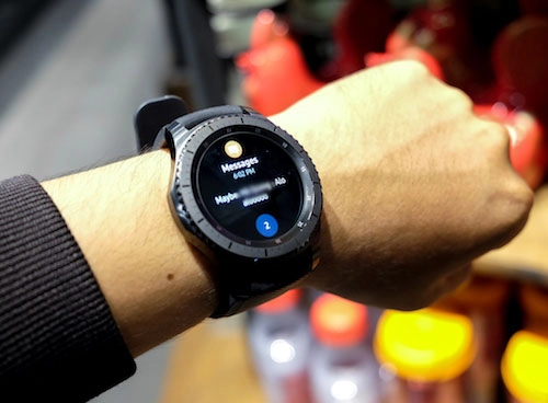 Cách sử dụng smartwatch của samsung trên hệ điều hành ios