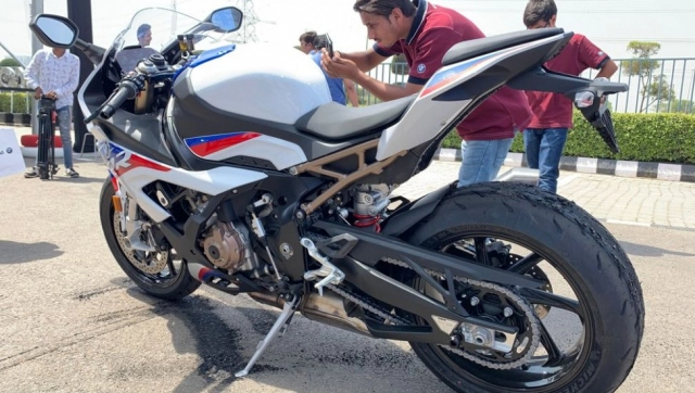 Cận cảnh bmw s1000rr 2019 cập bến với 3 phiên bản có giá từ 623 triệu vnd