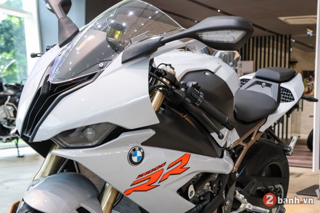 Cận cảnh bmw s1000rr 2020 màu bạc hockenheim silver metallic với giá gần 1 tỷ đồng