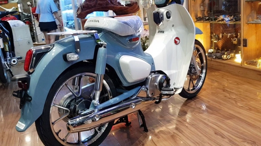 Cận cảnh chiếc honda super cub c125 2018 đầu tiên tại việt nam