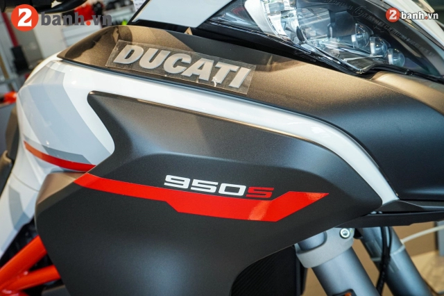 Cận cảnh ducati 950s gp white vừa ra mắt tại việt nam