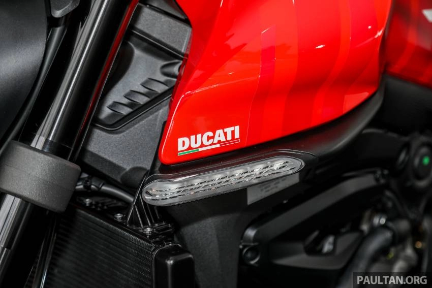 Cận cảnh ducati monster 2022 vừa ra mắt tại đông nam á