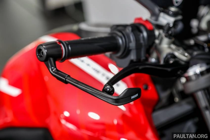 Cận cảnh ducati monster 2022 vừa ra mắt tại đông nam á