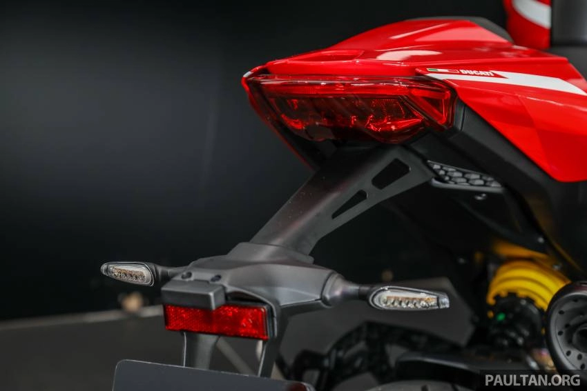 Cận cảnh ducati monster 2022 vừa ra mắt tại đông nam á