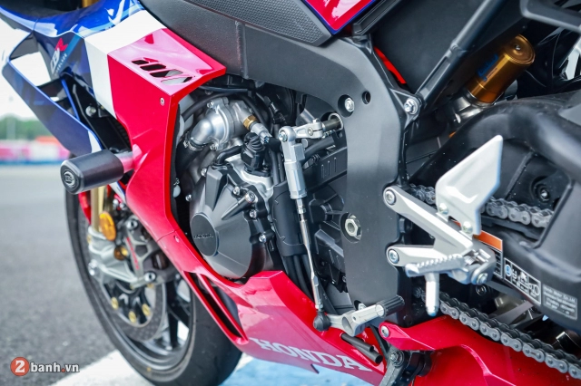 Cận cảnh honda cbr1000rr-r sp tại trường đua việt nam