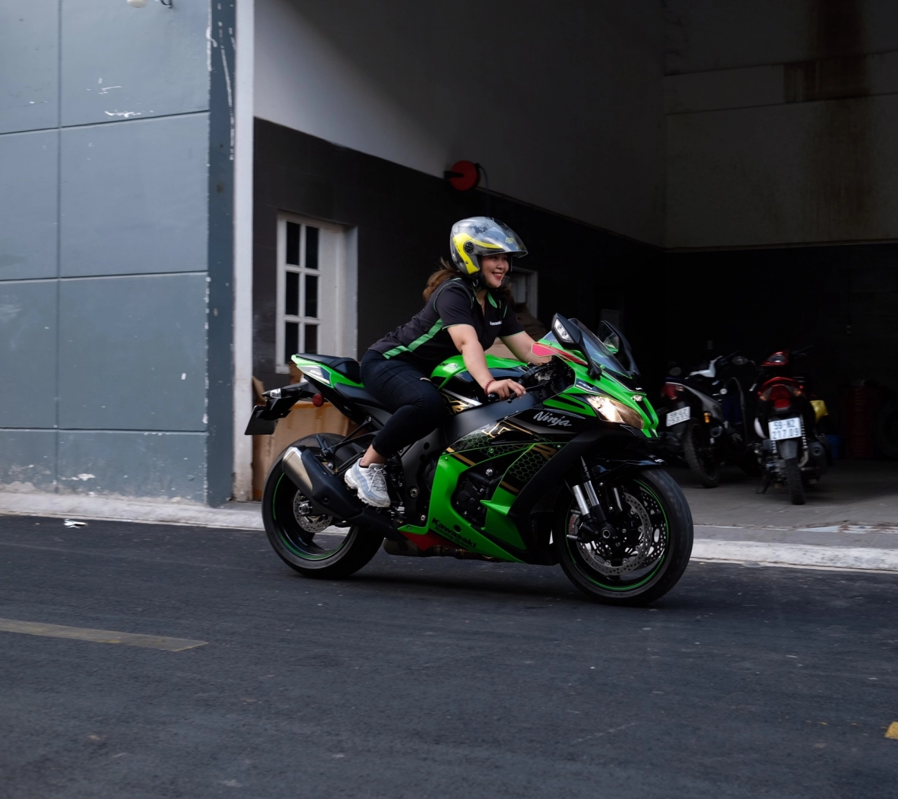 Cận cảnh kawasaki ninja zx-10r 2020 vừa về việt nam