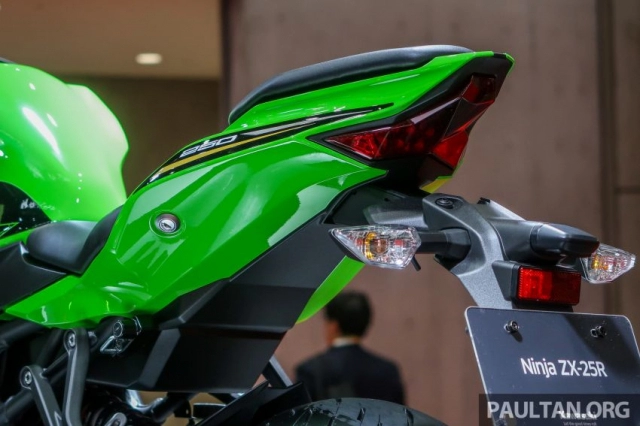 Cận cảnh kawasaki ninja zx-25r ông trùm của phân khúc sport dưới 300cc