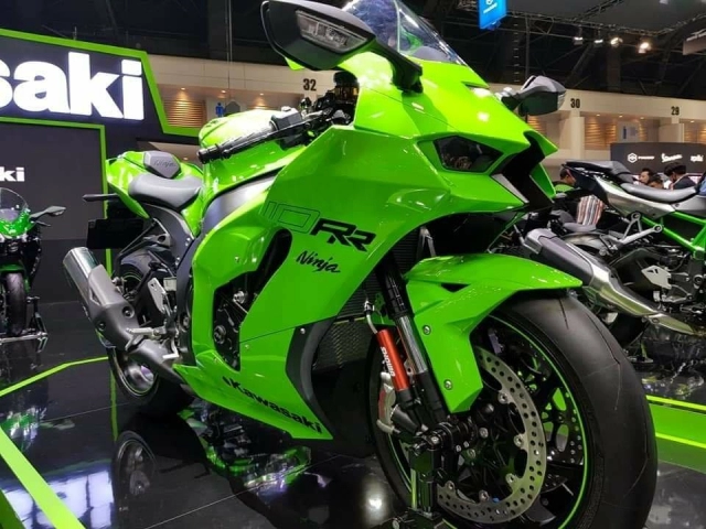 Cận cảnh kawasaki zx-10rr 2021 với giá từ 924 triệu đồng