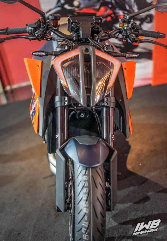 Cận cảnh ktm 1290 super duke r 2021