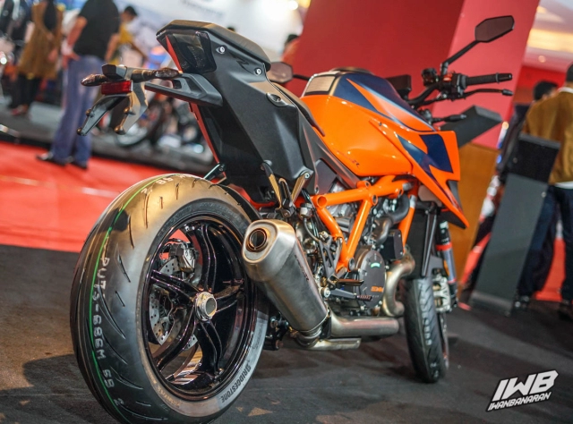 Cận cảnh ktm 1290 super duke r 2021