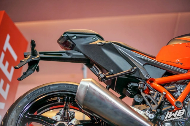 Cận cảnh ktm 1290 super duke r 2021