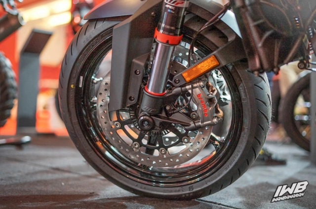 Cận cảnh ktm 1290 super duke r 2021