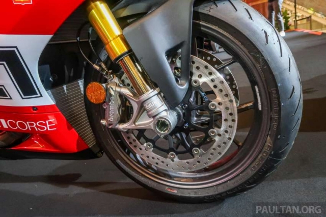 Cận cảnh phiên bản đặc biệt ducati panigale v2s bayliss và scrambler 1100 tribute pro