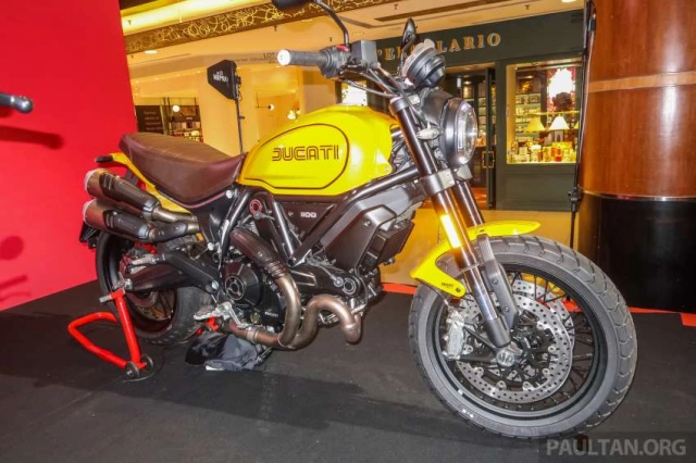 Cận cảnh phiên bản đặc biệt ducati panigale v2s bayliss và scrambler 1100 tribute pro