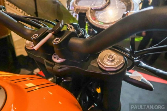 Cận cảnh phiên bản đặc biệt ducati panigale v2s bayliss và scrambler 1100 tribute pro