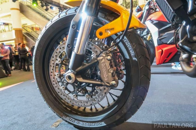 Cận cảnh phiên bản đặc biệt ducati panigale v2s bayliss và scrambler 1100 tribute pro