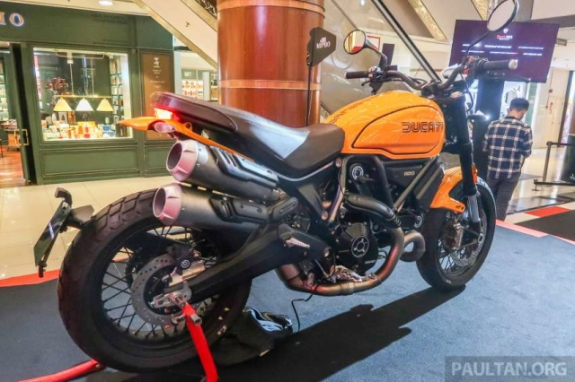 Cận cảnh phiên bản đặc biệt ducati panigale v2s bayliss và scrambler 1100 tribute pro