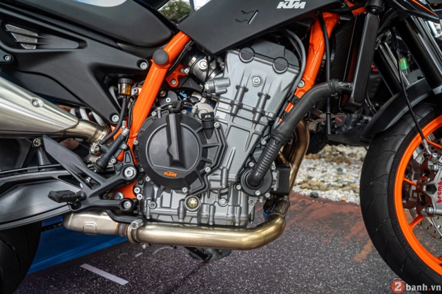 Cận cảnh siêu dao mổ ktm 890 duke r 2022 lần đầu ra mắt thị trường việt