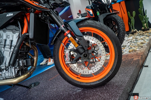 Cận cảnh siêu dao mổ ktm 890 duke r 2022 lần đầu ra mắt thị trường việt